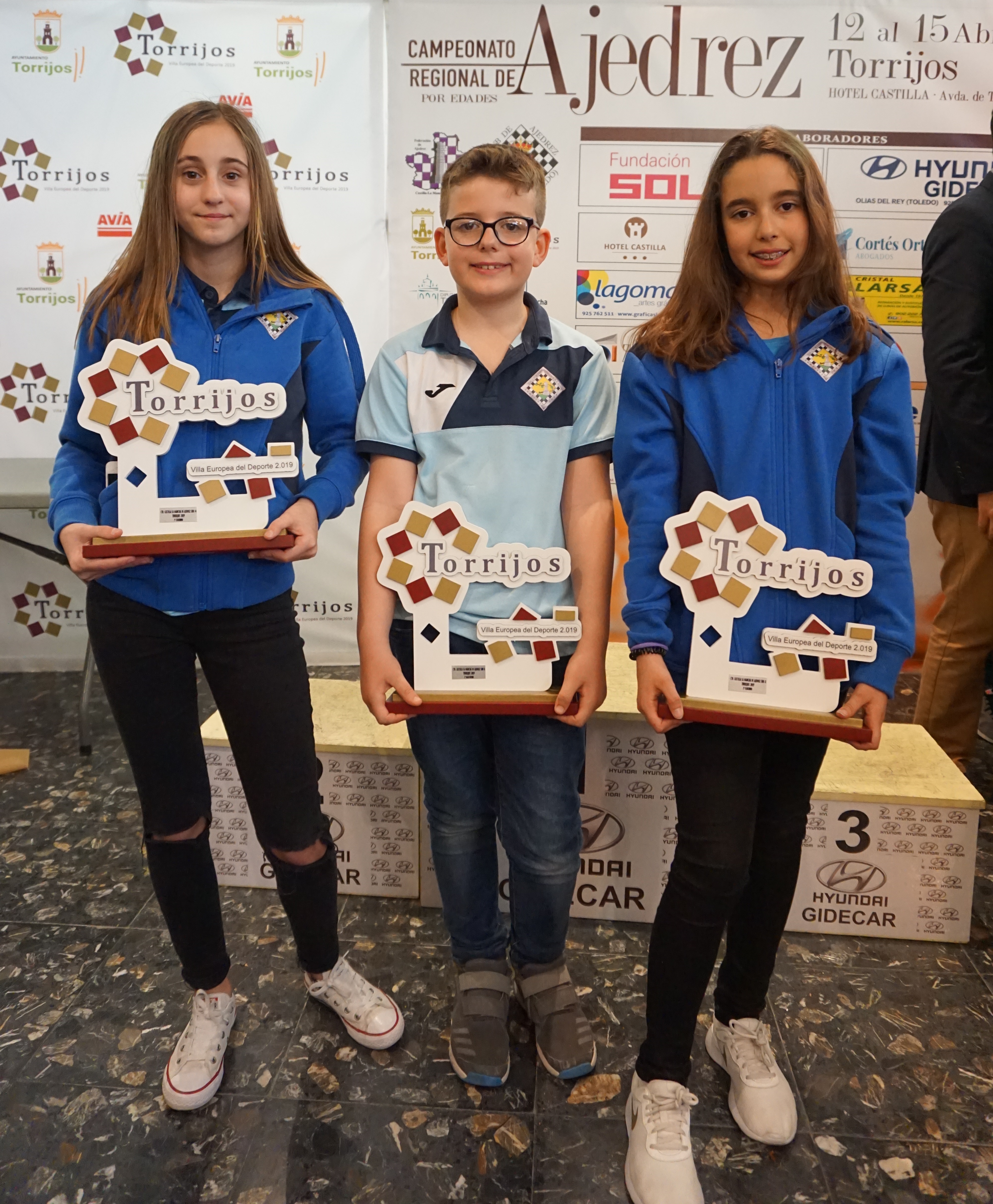 Marta Jiménez Daza y Héctor Lara campeones regionales en 2019 junto con Adriana Domínguez 2º clasificada.