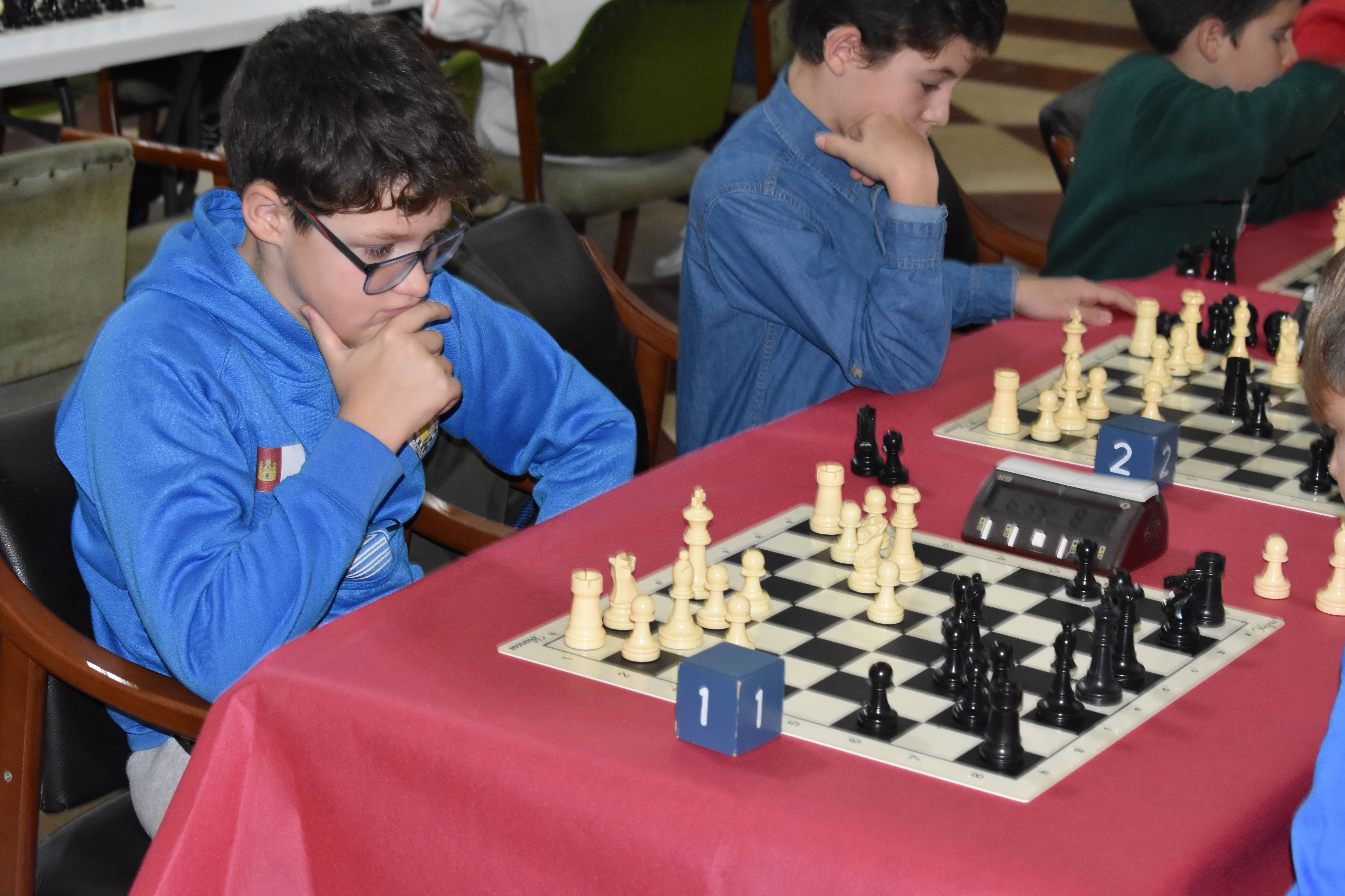 Virgen de las Viñas conquista su primer Interescolar en la XV edición del torneo de ajedrez 8 Pablo Pecero